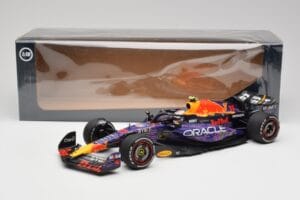 Red Bull RB19 #11 S. Perez Las Vegas GP 3rd 2023 Minichamps 1:18 110232211 Metall — Bild 6 von 6