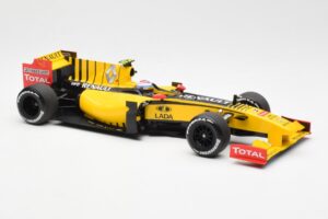 Renault F1 Team R30 #11 V. Petrov Showcar F1 2010 Minichamps 1:18 150100082 Metall — Bild 4 von 6