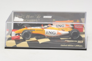 Renault R29 #8 N. Piquet Jr. Showcar F1 2009 Minichamps 1:43 400090078 Metall — Bild 4 von 5