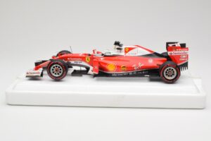 Scuderia Ferrari SF16-H #5 S. Vettel Italian GP 2016 BBR 1:18 BBR181625 Metall — Bild 3 von 7