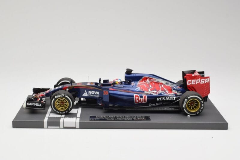 Scuderia Toro Rosso STR10 Renault #33 M. Verstappen Australian GP 2015 Minichamps 1:18 117150033 Resin