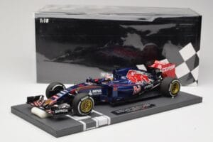 Scuderia Toro Rosso STR10 Renault #33 M. Verstappen Australian GP 2015 Minichamps 1:18 117150033 Resin — Bild 7 von 7