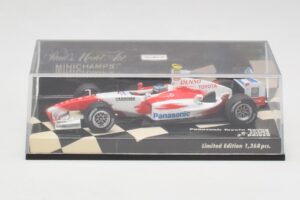 Toyota TF104 Panasonic Racing #0 R. Zonta 3rd Driver 2004 Minichamps 1:43 400040038 Metall — Bild 5 von 5