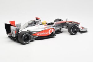 McLaren MP4-24 #1 L. Hamilton 2009 Dealer Edition Minichamps 1:18 503091801 Metall — Bild 2 von 6