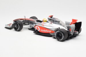 McLaren MP4-24 #1 L. Hamilton 2009 Dealer Edition Minichamps 1:18 503091801 Metall — Bild 5 von 6