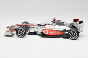 McLaren MP4-25 Vodafone #1 J. Button F1 2010 Minichamps 1:18 530101871-R1 Metall — Bild 3 von 7