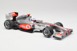 McLaren MP4-25 Vodafone #1 J. Button F1 2010 Minichamps 1:18 530101871-R1 Metall — Bild 4 von 7