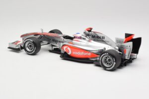 McLaren MP4-25 Vodafone #1 J. Button F1 2010 Minichamps 1:18 530101871-R1 Metall — Bild 5 von 7