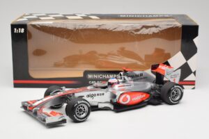 McLaren MP4-25 Vodafone #1 J. Button F1 2010 Minichamps 1:18 530101871-R1 Metall — Bild 7 von 7