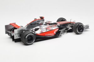 McLaren MP4-22 Mercedes #1 F. Alonso Presentation Valencia 2007 Minichamps 1:18 538071871 Metall — Bild 2 von 6