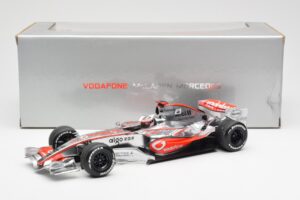 McLaren MP4-22 Mercedes #1 F. Alonso Presentation Valencia 2007 Minichamps 1:18 538071871 Metall — Bild 6 von 6