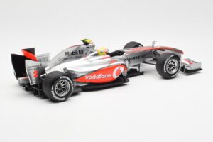 Vodafone McLaren Mercedes MP4-25 #3 L. Hamilton F1 Showcar 2010 Minichamps 1:18 530101872 Metall — Bild 2 von 6