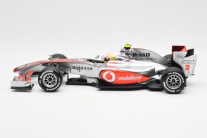 Vodafone McLaren Mercedes MP4-25 #3 L. Hamilton F1 Showcar 2010 Minichamps 1:18 530101872 Metall — Bild 3 von 6