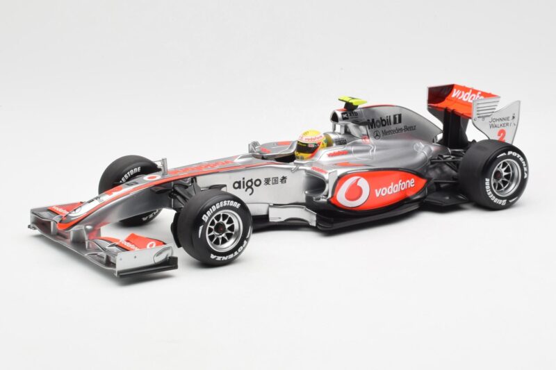 Vodafone McLaren Mercedes MP4-25 #3 L. Hamilton F1 Showcar 2010 Minichamps 1:18 530101872 Metall