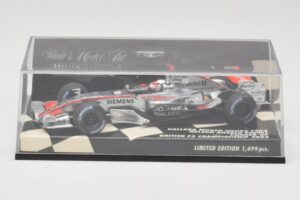 Dallara F303 N. Piquet British F3 Championship 2003 Minichamps 1:43 400030333 Metall — Bild 5 von 5