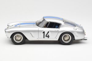 Ferrari 250 GT SWB #14 P. Noblet / J. Guichet Team Noblet 3rd Place 24 Hours of Le Mans 1961 CMC 1:18 M-079 Metall — Bild 3 von 6