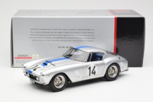 Ferrari 250 GT SWB #14 P. Noblet / J. Guichet Team Noblet 3rd Place 24 Hours of Le Mans 1961 CMC 1:18 M-079 Metall — Bild 6 von 6