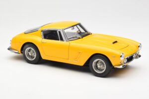 Ferrari 250 GT SWB Gelb CMC 1:18 M-054 Metall — Bild 4 von 6