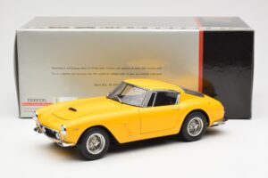 Ferrari 250 GT SWB Gelb CMC 1:18 M-054 Metall — Bild 6 von 6