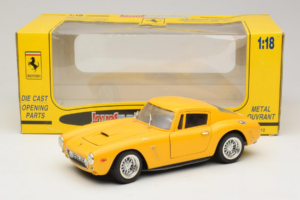 Ferrari 250 GT Berlinetta Gelb Jouef Evolution 1:18 301200 Metall — Bild 8 von 8