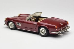 Ferrari 250 GT California Rot Hot Wheels 1:18 3401158 Metall — Bild 7 von 8