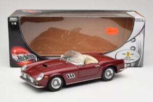 Ferrari 250 GT California Spider LWB Kastanienrot Hot Wheels 1:18 25727 Metall — Bild 8 von 8