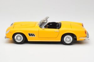 Ferrari 250 GT California Spider Gelb Hot Wheels 1:18 23905 Metall — Bild 4 von 8