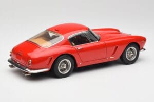 Ferrari 250 GT SWB Rot CMC 1:18 M-046 Metall — Bild 2 von 6