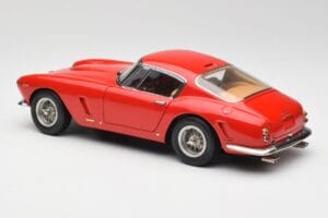 Ferrari 250 GT SWB Rot CMC 1:18 M-046 Metall — Bild 5 von 6