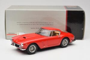 Ferrari 250 GT SWB Rot CMC 1:18 M-046 Metall — Bild 6 von 6