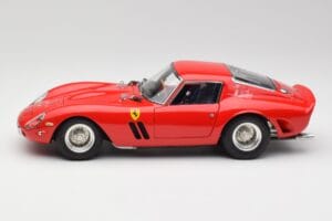 Ferrari 250 GTO London Show Rot CMC 1:18 M-256 Metall — Bild 3 von 6