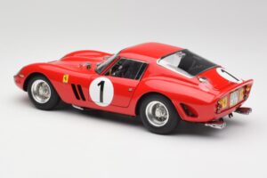 Ferrari 250 GTO #1 P. Rodriguez / W. Mairesse Paris 1000km 1962 CMC 1:18 M-254 Metall — Bild 5 von 6