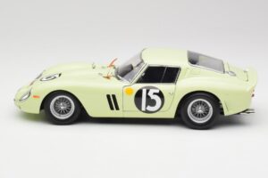 Ferrari 250 GTO #15 S. Moss / I. Ireland Goodwood Tourist Trophy Winner 1962 Kyosho 1:18 08438C Metall — Bild 4 von 8
