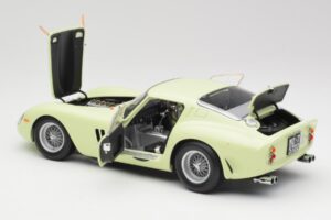 Ferrari 250 GTO #15 S. Moss / I. Ireland Goodwood Tourist Trophy Winner 1962 Kyosho 1:18 08438C Metall — Bild 5 von 8