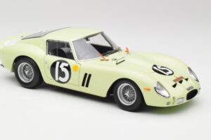 Ferrari 250 GTO #15 S. Moss / I. Ireland Goodwood Tourist Trophy Winner 1962 Kyosho 1:18 08438C Metall — Bild 6 von 8