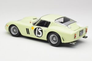 Ferrari 250 GTO #15 S. Moss / I. Ireland Goodwood Tourist Trophy Winner 1962 Kyosho 1:18 08438C Metall — Bild 7 von 8