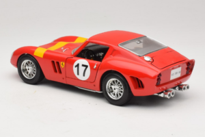 Ferrari 250 GTO #17 Bburago Sammlerborse Rot Bburago 1:18 3007-P1 Metall — Bild 7 von 8