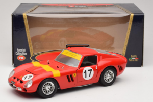 Ferrari 250 GTO #17 Bburago Sammlerborse Rot Bburago 1:18 3007-P1 Metall — Bild 8 von 8
