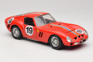 Ferrari 250 GTO #19 Rot Streifen 1962 Bburago 1:18 3011-P3 Metall — Bild 6 von 8