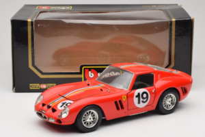 Ferrari 250 GTO #19 Rot Streifen 1962 Bburago 1:18 3011-P3 Metall — Bild 8 von 8