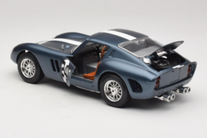 Ferrari 250 GTO #24 Blau Weißer Streifen 1962 Bburago 1:18 3011-B2 Metall — Bild 5 von 8