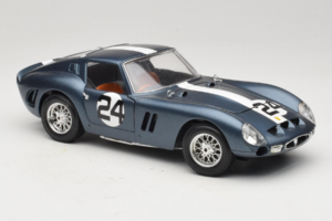 Ferrari 250 GTO #24 Blau Weißer Streifen 1962 Bburago 1:18 3011-B2 Metall — Bild 6 von 8