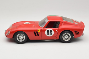 Ferrari 250 GTO #96 Rot Italienische Flagge 1962 Bburago 1:18 3011-P2 Metall — Bild 4 von 8