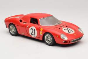 Ferrari 250 LM #21 M. Gregory / J. Rindt 24 Hours of Le Mans 1965 Bburago 1:18 3033-P2 Metall — Bild 6 von 8