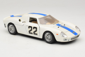 Ferrari 250 LM #22 Weiß 1965 Bburago 1:18 3333-W1 Metall — Bild 6 von 8