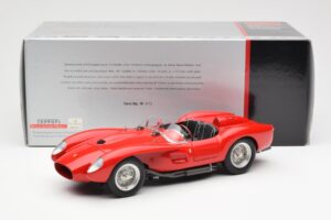 Ferrari 250 Testa Rossa Pontoon Fender Rot CMC 1:18 M-071 Metall — Bild 6 von 6