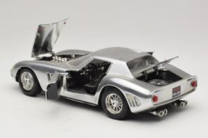 Ferrari 275 GTB Chrome Silber Guiloy 1:18 B004 Metall — Bild 5 von 8
