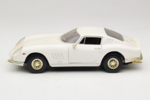 Ferrari 275 GTB/4 Weiß ERTL 1:18 7493 Metall — Bild 4 von 8