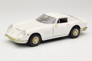 Ferrari 275 GTB/4 Weiß ERTL 1:18 7493 Metall