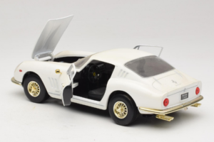 Ferrari 275 GTB/4 Weiß ERTL 1:18 7493 Metall — Bild 5 von 8